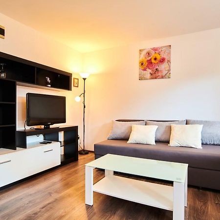Apartamento App Sverko Vilanija Exterior foto