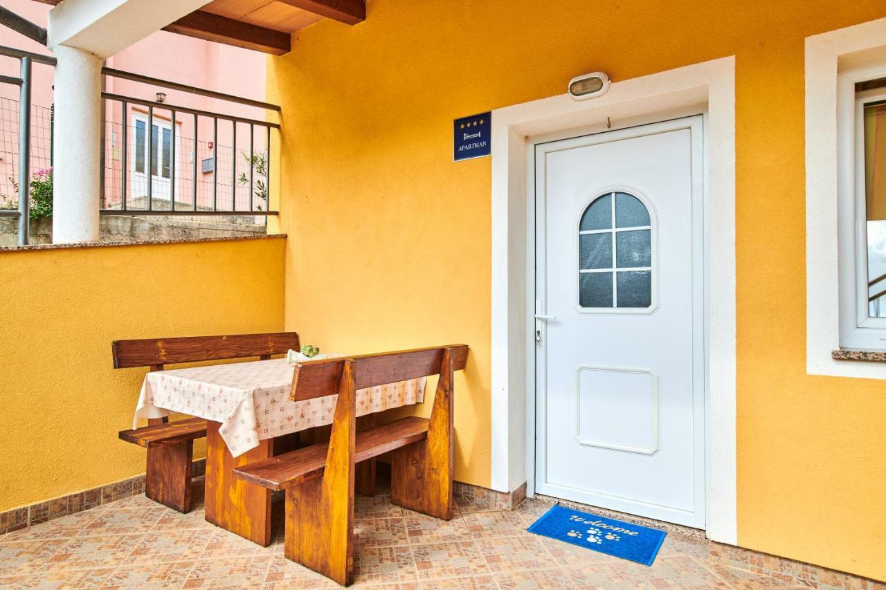 Apartamento App Sverko Vilanija Exterior foto