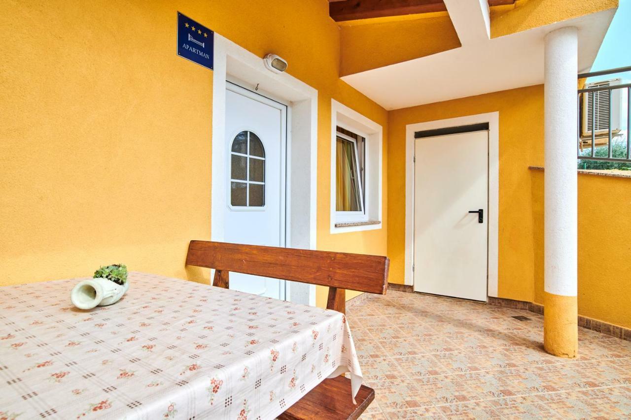Apartamento App Sverko Vilanija Exterior foto